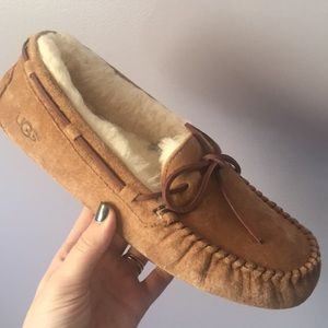 *NEW in-box* UGG Dakota Slipper (Chestnut)